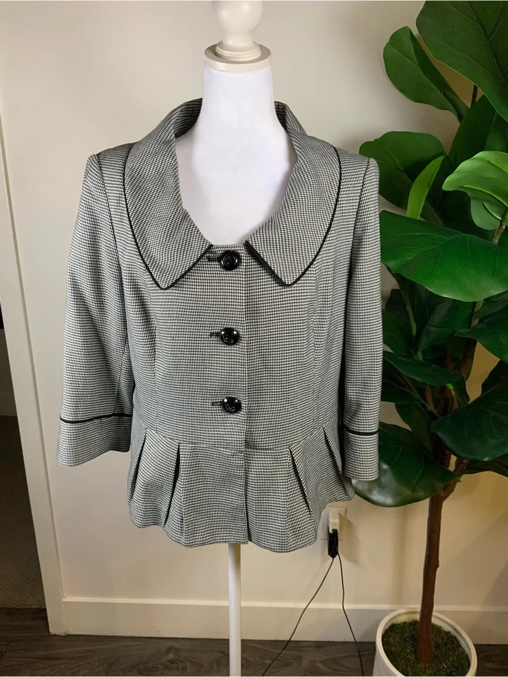 Jones New York Black and White Checked Peplum Blazer